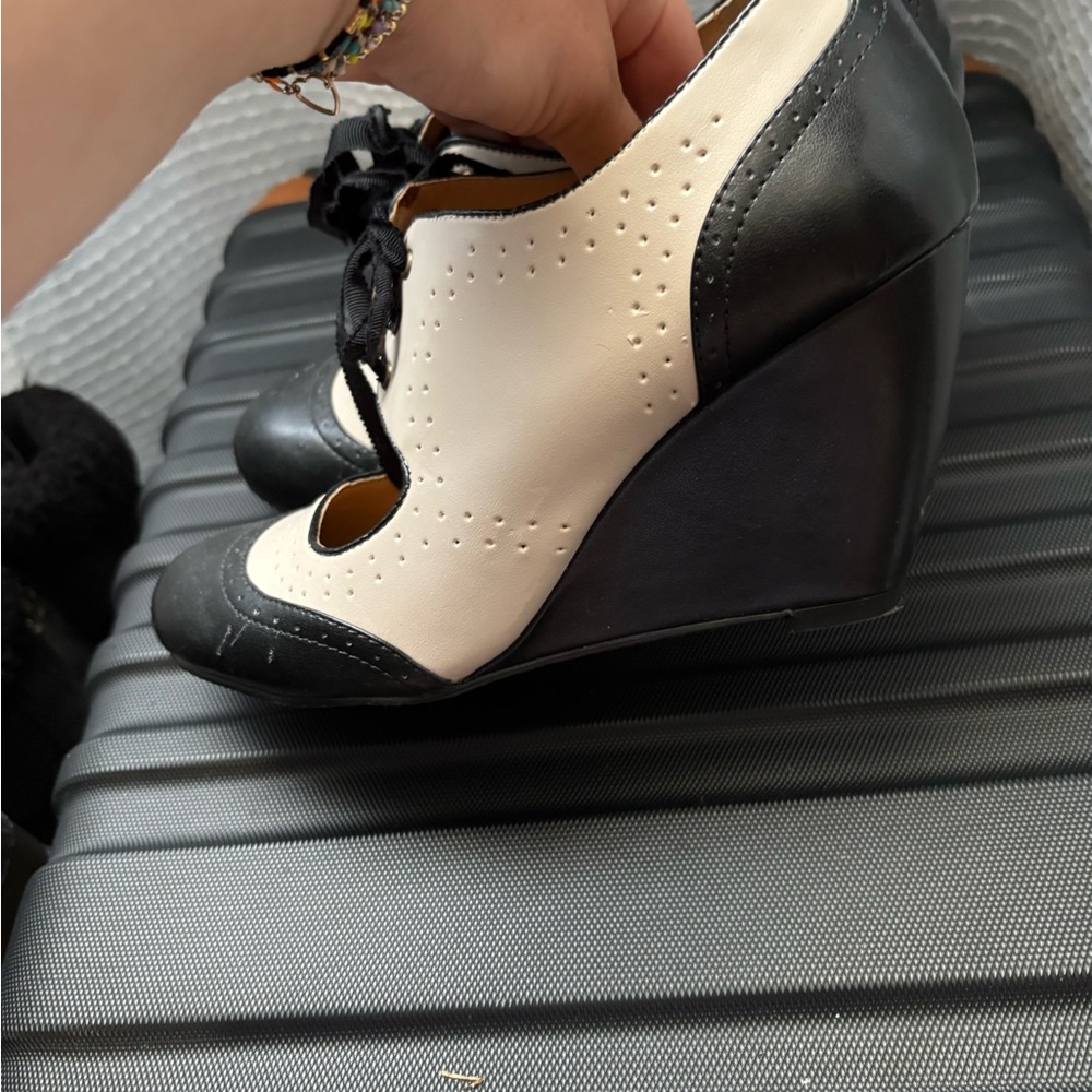 Crown Black and Cream Wedge Shoes - Picture 4 of 6